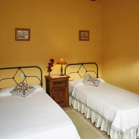 Vivelorural Rosas Con Piscina * אגאטה