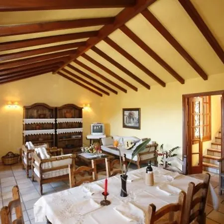 בית נופש Vivelorural Rosas Con Piscina