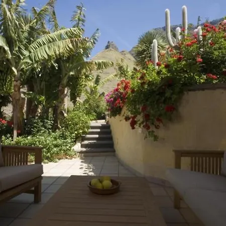 Holiday home Vivelorural Rosas Con Piscina